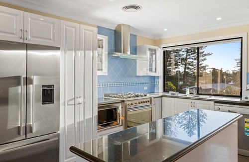 The Entrance North House | Seaside Haven on Hutton Road