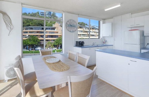 Avoca Beach Apartment | Seaview 7 - Prime Position Beachside Holiday