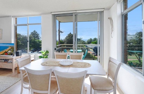 Avoca Beach Apartment | Seaview 7 - Prime Position Beachside Holiday