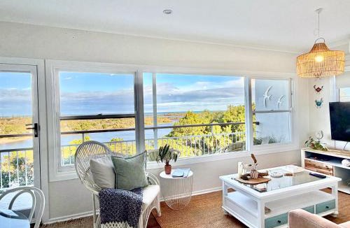 East Ballina Apartment | Seaview - Pet-Friendly - Panoramic Ocean Views - Opposite Shaws Bay - East Ballina