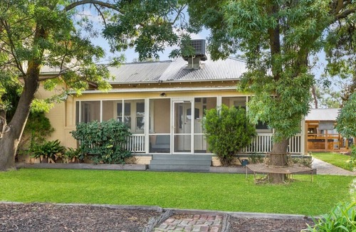 Strathfieldsaye House | Secluded Country Vineyard Estate near Bendigo