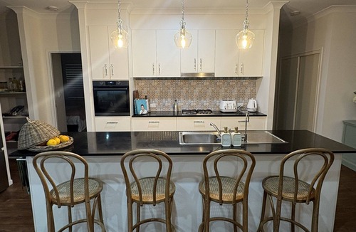 North Maleny House | Secluded Maleny Lakeview Escape with Fireplace & View. Pet Friendly!