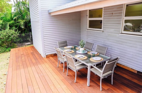 Bargara House | Seeside Cottage Bargara | Beach 100m | Pet-Friendly | Sleeps 6
