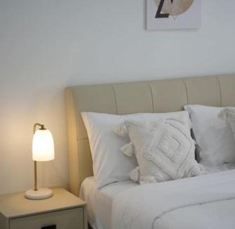 Macgregor House | Self-Contained Unit Perfect for Solo or Couple Travelers