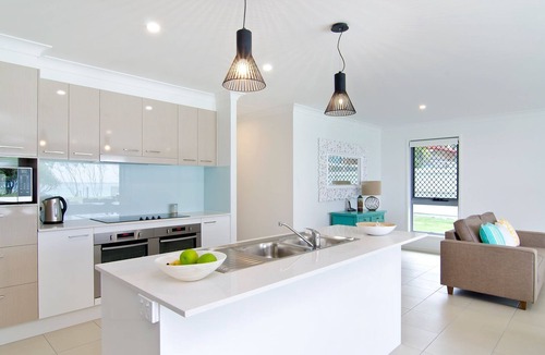 Bilinga Apartment | Sentosa on Tugun 5 Bedroom Beachfront Home
