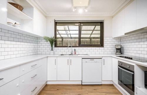 Berwick House | Serene and Spacious Retreat on the Hills