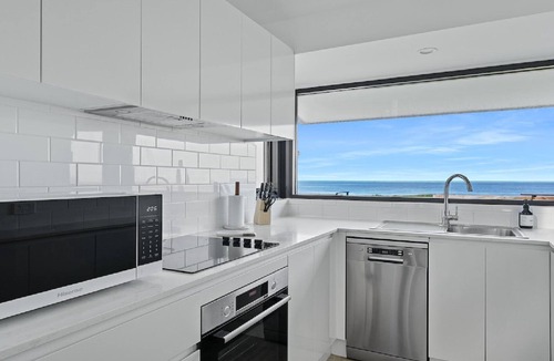 The Entrance North House | Serenity on the Sand.