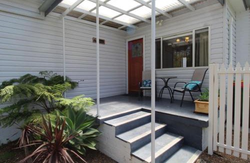 Huskisson House | Shamrose Cottage by Book Jervis Bay - Huskisson