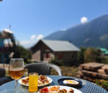 Manali Bed & Breakfast | Shasha