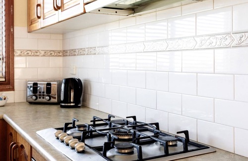 Shell Cove House | Shell Cove Modern Coastal Stay Near Marina & Beach