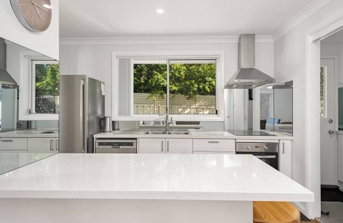 Huskisson House | Shellys by Experience Jervis Bay