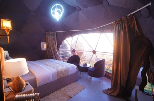 Kempty Range Hotel | Shiku Glamping Stays