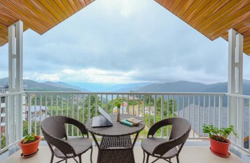 Shilon Bagh Apartment | Shilayvas Cottages, Kufri Centrally Heated, Bathtub & Kitchenette
