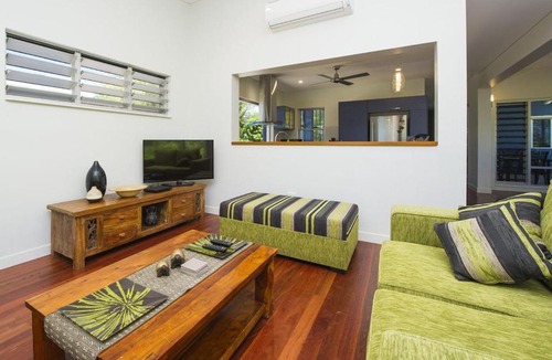 Picnic Bay House | Shipwreck Sands