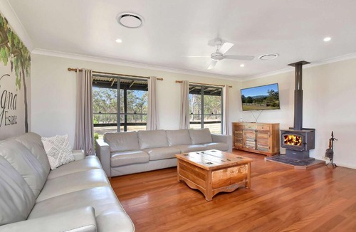 Pokolbin House | Shiraz Vineyard Estate