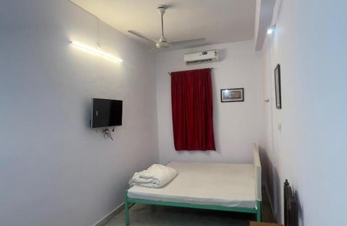 Udaipur District House | Shree ji paying guest house