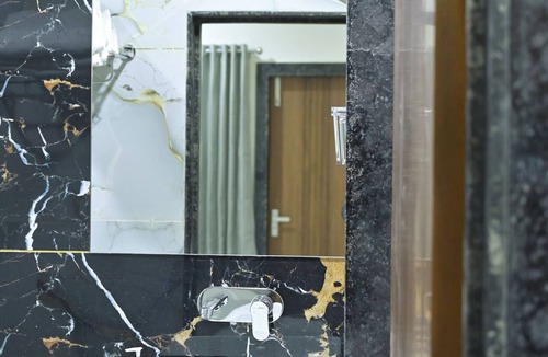 Dahod House | SHREE MAHALAXMI INN