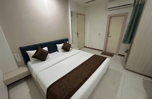 Indore Hotel | Shree Omkar Hotel