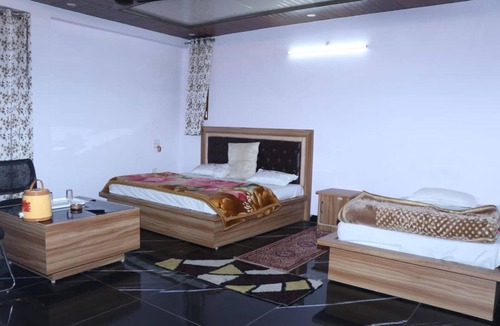 Didihat Hotel | Shri Anand Almora - Berinag Rd