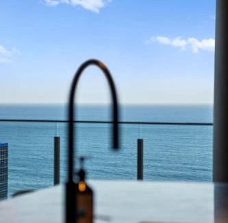 Broadbeach Apartment | Signature Oceanview Residence 2 Car Spaces