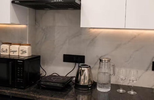 Sector 39 Apartment | Signature suites
