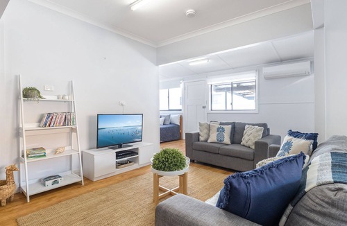 Nelson Bay House | Silver Sands Back 29B - Across from Nelson Bay Beach and only a 600m walk to town