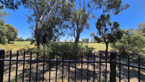 Yarrawonga House | Silverwoods 17th Hole Retreat
