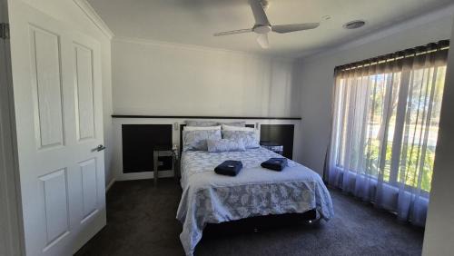 Yarrawonga House | Silverwoods 17th Hole Retreat