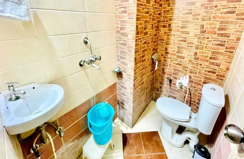 Kolar Road Hotel | SKG Royal Palace