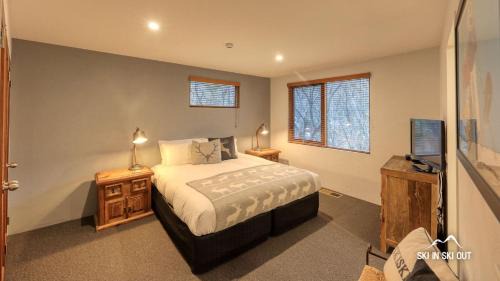 Thredbo Ski Chalet | Ski In Ski Out 11