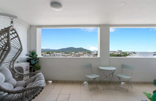 Cairns Central Business District Apartment | Sky and Peak - Adjacent Units in Central Cairns