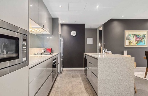 City East Apartment | Sky High Views in the Heart of Canberra