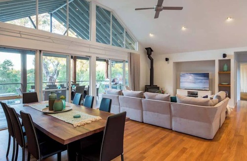 Yallingup House | Sky View—Elevated Estate with Resort-Style Pool