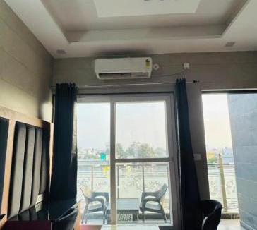 Rishikesh House | Sky view penthouse and 6 rooms , no lift