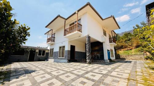 Chinnakanal Resort | Skylark Holidays Chinnakanal