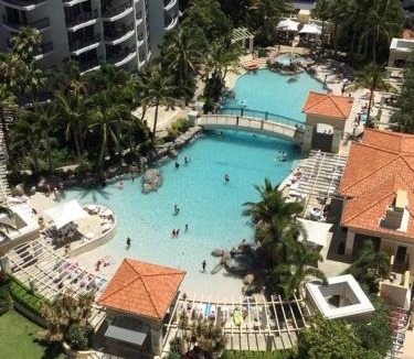 Surfers Paradise Apartment | Skyline North Chevron Renaissance