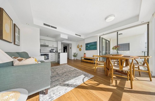 Surfers Paradise Apartment | Skyline & Ocean View Retreat - GC 1303