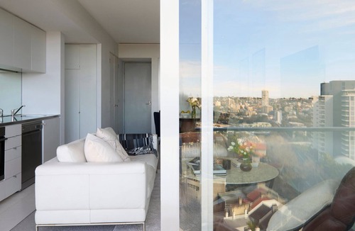 Darlinghurst Apartment | Skyline Retreat by Contemporary Hotels