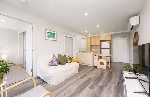 Braddon Apartment | Sleek Braddon Apartment Near Canberra Centre