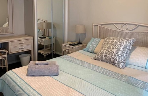 Islington House | Sleep in with Eva - Hidden gem in Newcastle