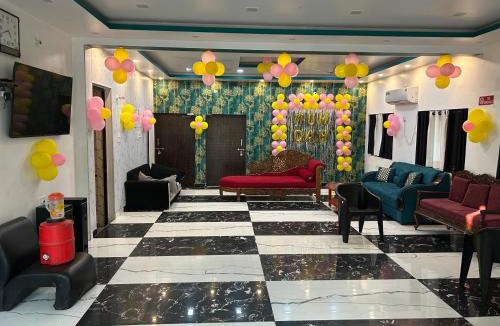 Gomti Nagar House | SM Guest House