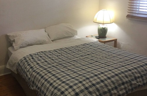 Adelaide Central Business District Apartment | Small well positioned apartment in a nice location