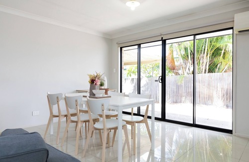 Acacia Ridge Apartment | Smart Suites Self Check-in Apartments 6 Stockport