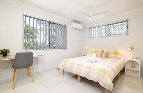 Rocklea Apartment | Smart Suites Self Check-in Apartments - Freney Park
