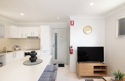 Rocklea Apartment | Smart Suites Self Check-in Apartments - 14 Freney
