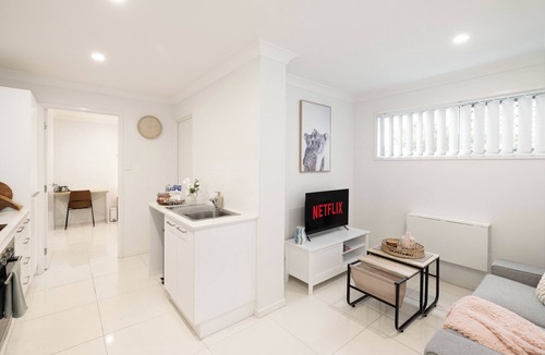 Rocklea Apartment | Smart Suites Self Check-in Apartments - 16 Freney