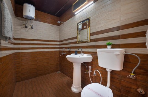 Kumarhatti Hotel | Snowfall View Home Kasauli Operated by Splendid Hotels