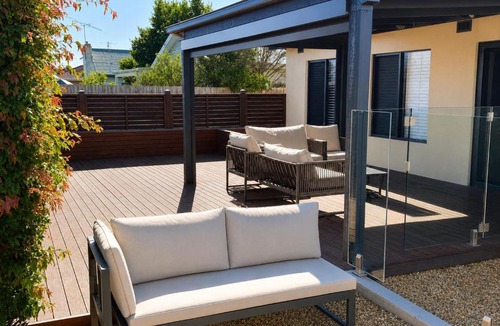 Dromana House | Solander in Dromana with Private Spa by Ready Set Stay