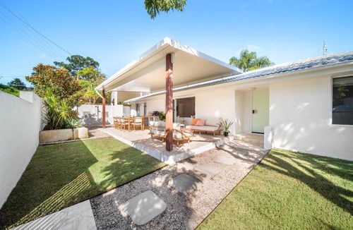 Mooloolaba House | Solara Escape Mooloolaba - Luxe Pet-Friendly Home