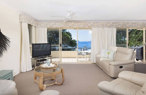 Soldiers Point Apartment | Soldiers Point Absolute Waterfront The Peninsula
